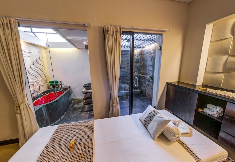 Фото Discovery Kartika Plaza Hotel