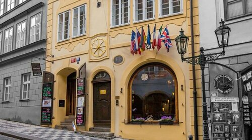 Гостиница The Golden Wheel в Праге