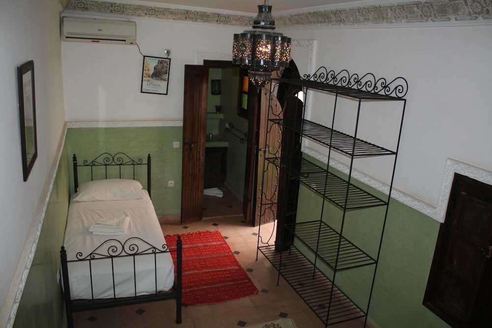 Фото Riad Bousskri