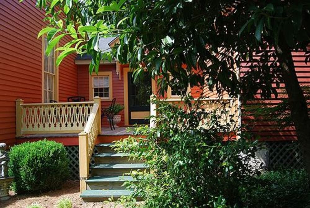 Фото Rothschild-Pound House Inn