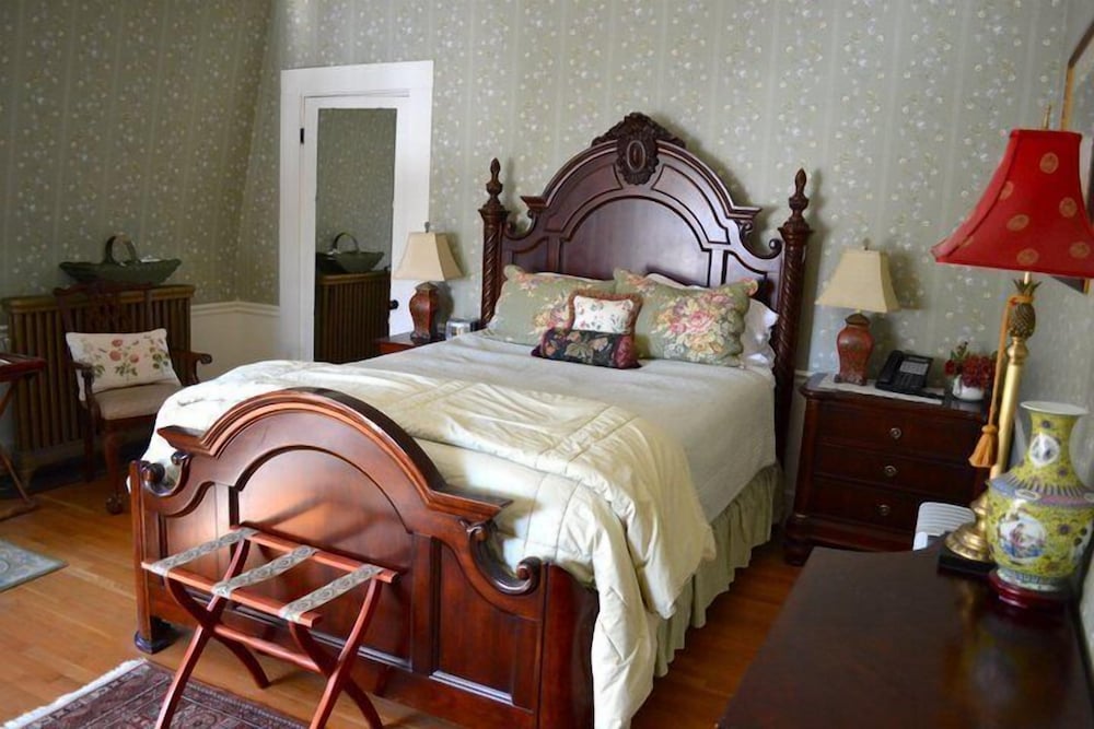 Фото The Silver Fountain Inn