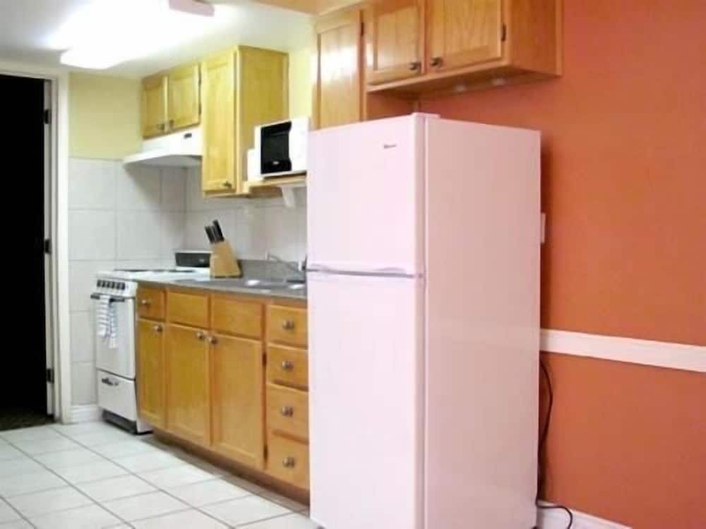 Фото Coronada Inn and Suites