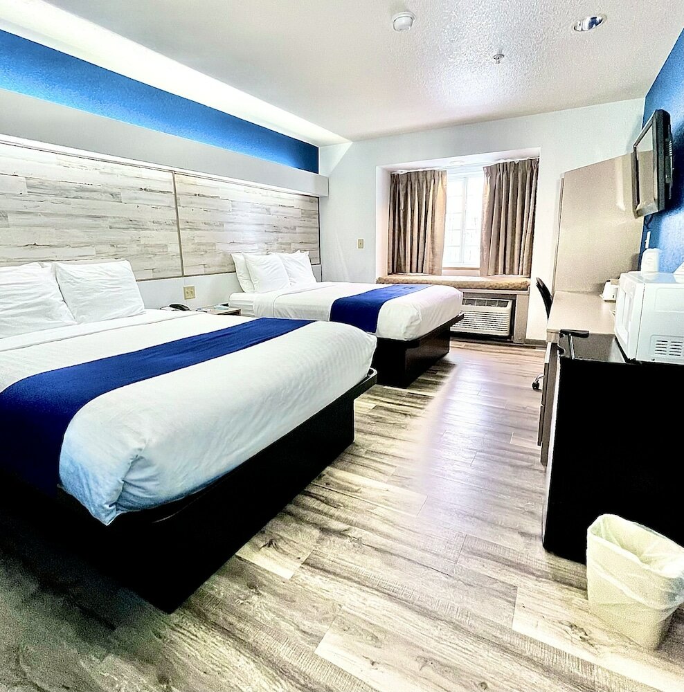 Фото Microtel Inn & Suites by Wyndham Tomah