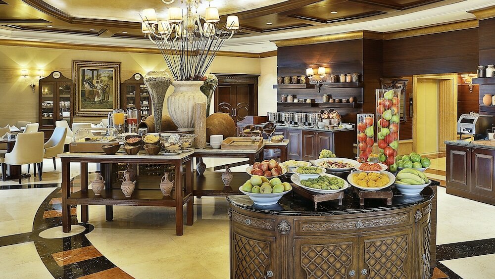 Фото Hilton Beirut Habtoor Grand