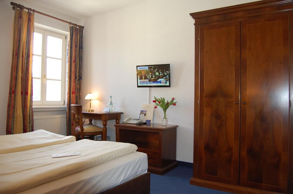 Фото Hotel Königin Olga