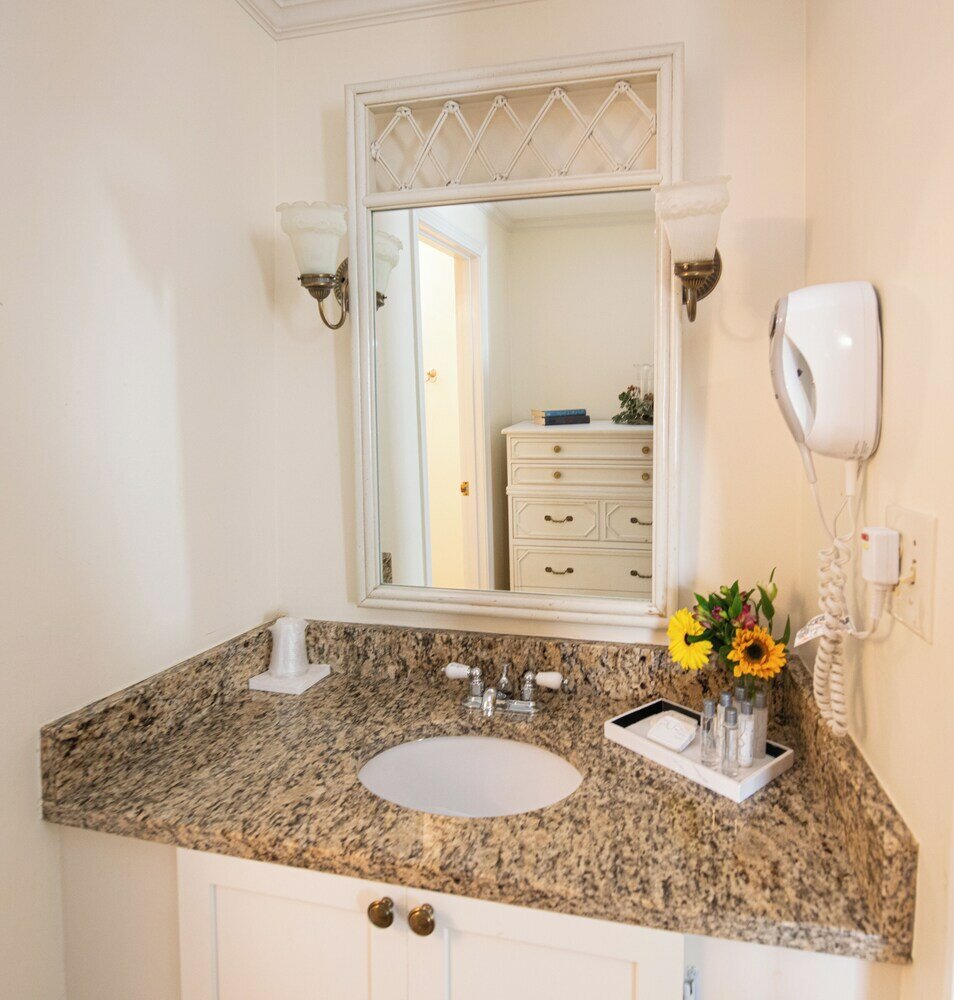 Фото Americas Cup Inn