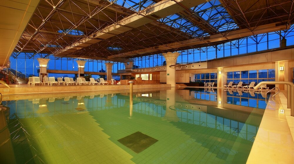 Фото Guilin Lijiang Waterfall Hotel