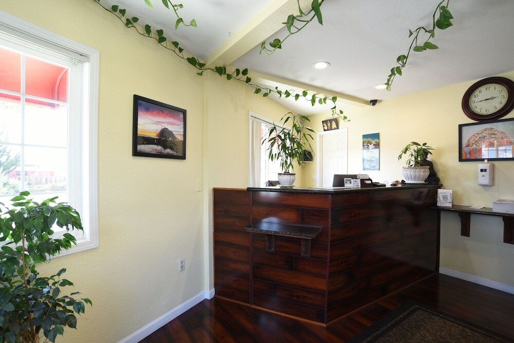 Фото Coastal Breeze Inn