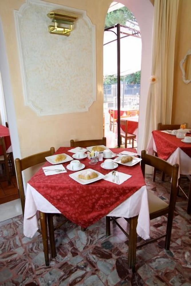 Фото Hotel Britannia