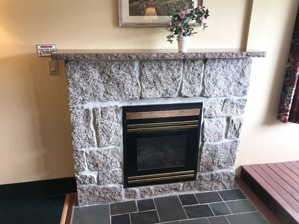 Фото Swiss Chalets Village Inn