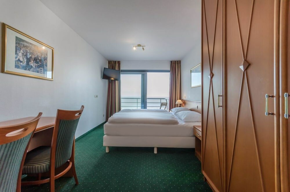 Фото StayatSea Retro Appartments Blankenberge