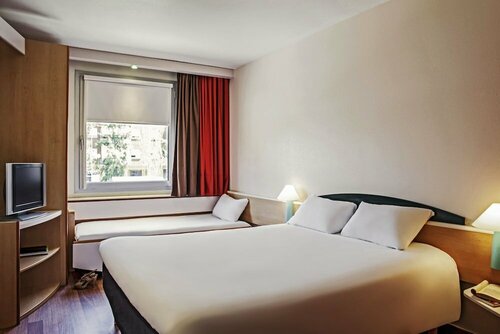 Гостиница Ibis Barcelona Molins de Rei