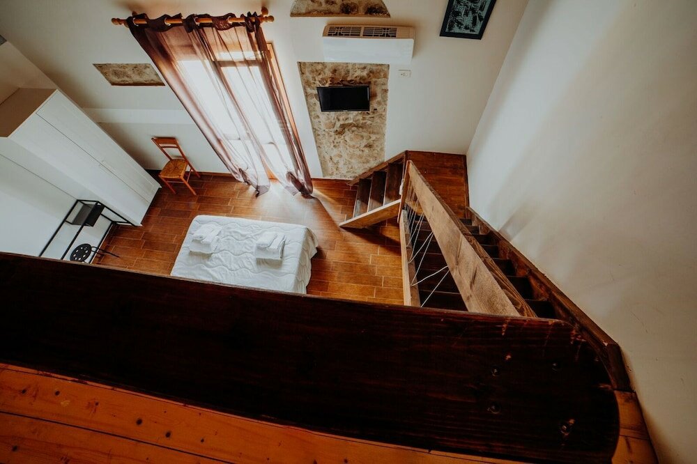 Фото Stone House