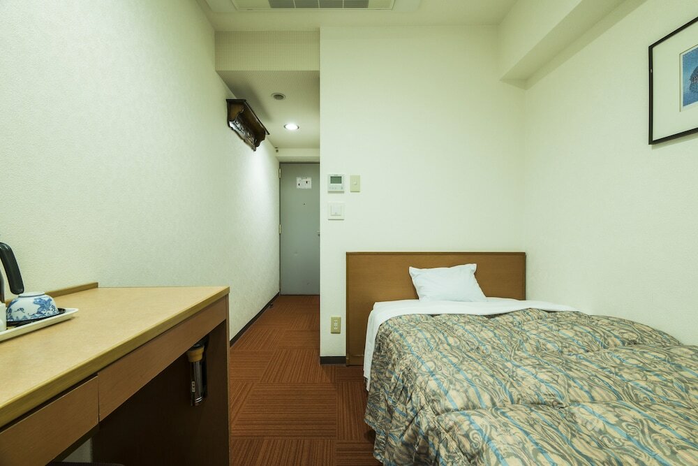 Фото Isahaya Station Hotel