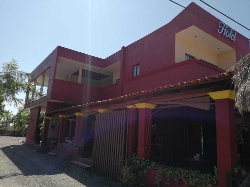 Фото El Cihualteco Hotel Restaurante Bar