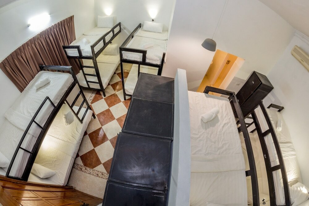 Фото Poolside Villa - Hostel