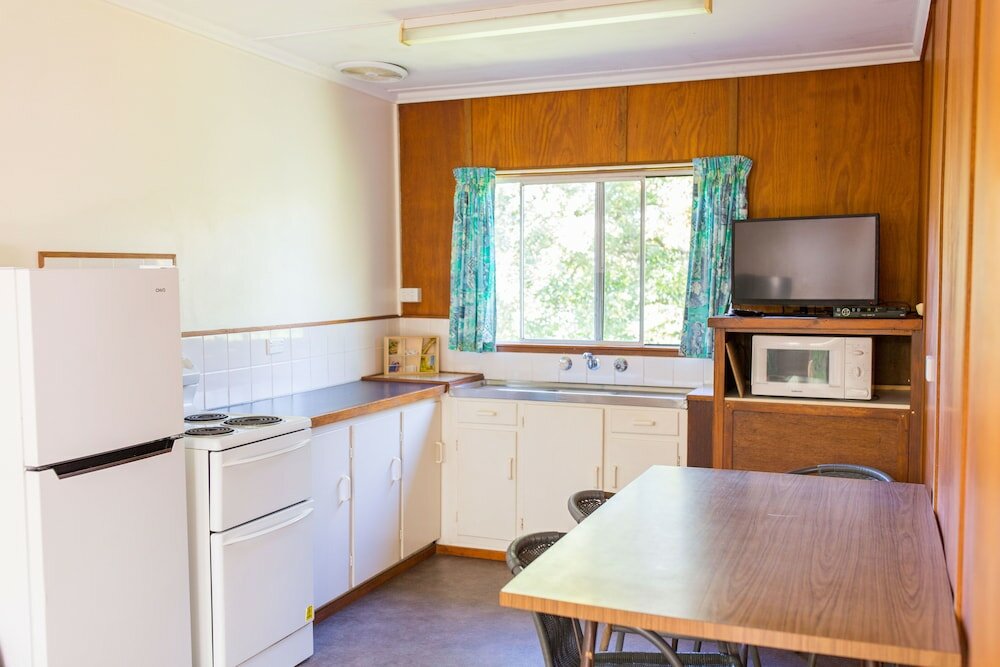 Фото Wonboyn Cabins & Caravan Park