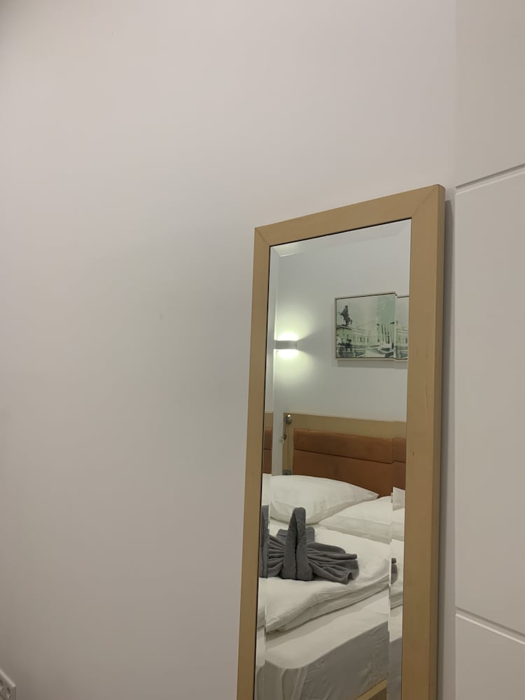 Фото Lovely Rooms Next to the Trainstation Wg