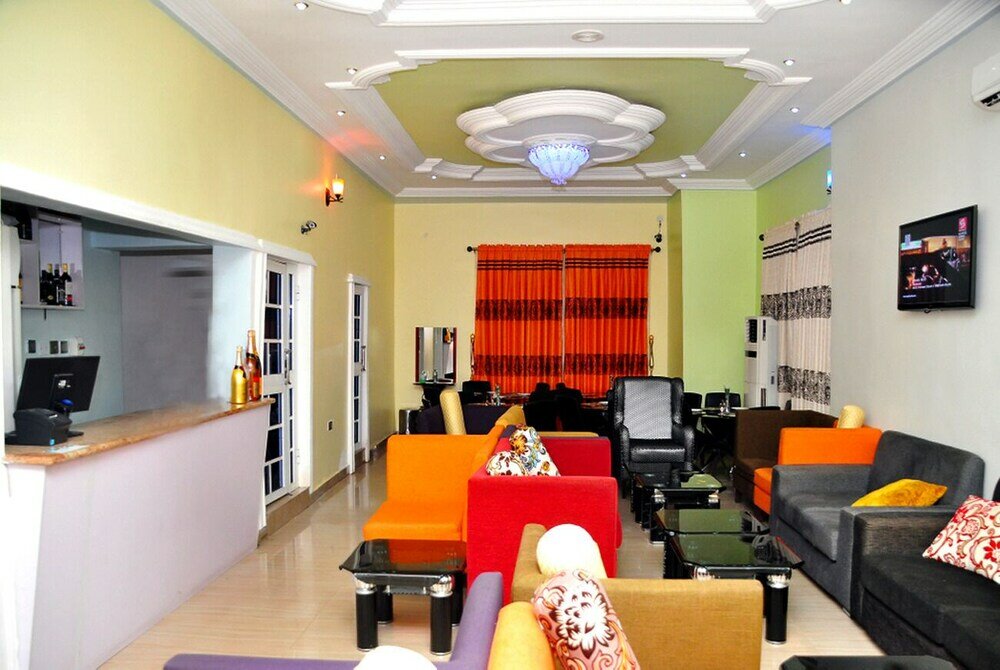 Фото Brighams Suites