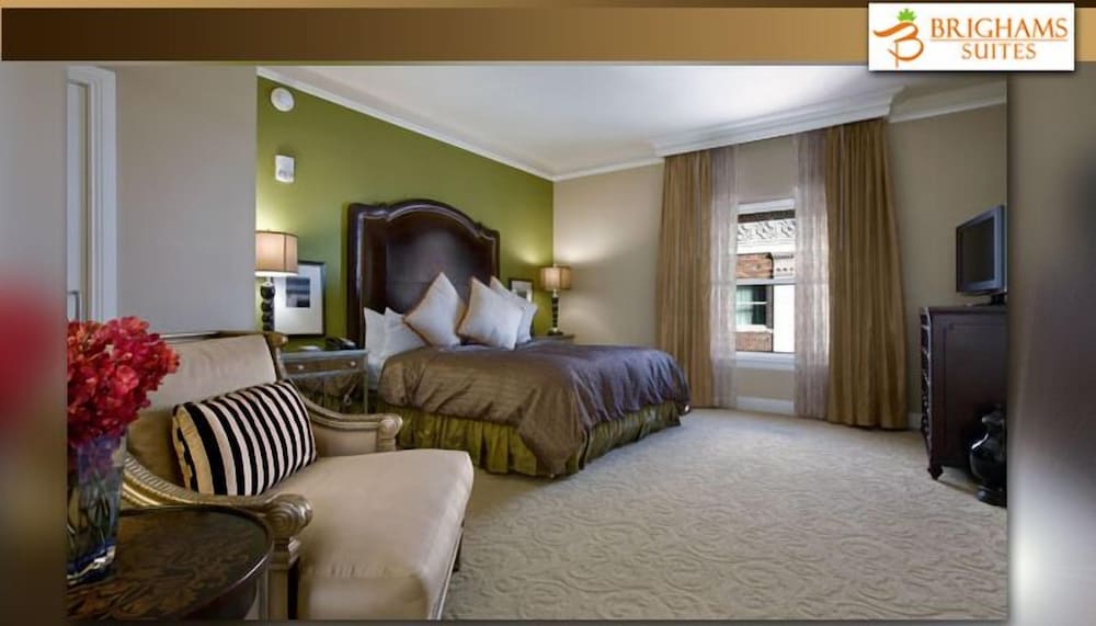 Фото Brighams Suites