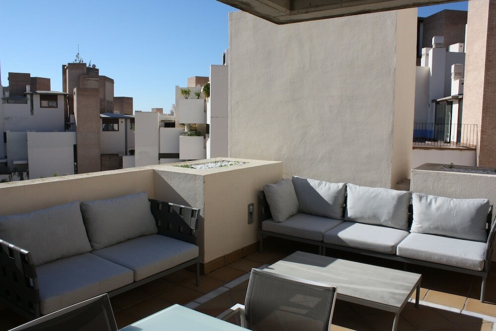 Фото 3 Bedroom Apartment With Private Pool