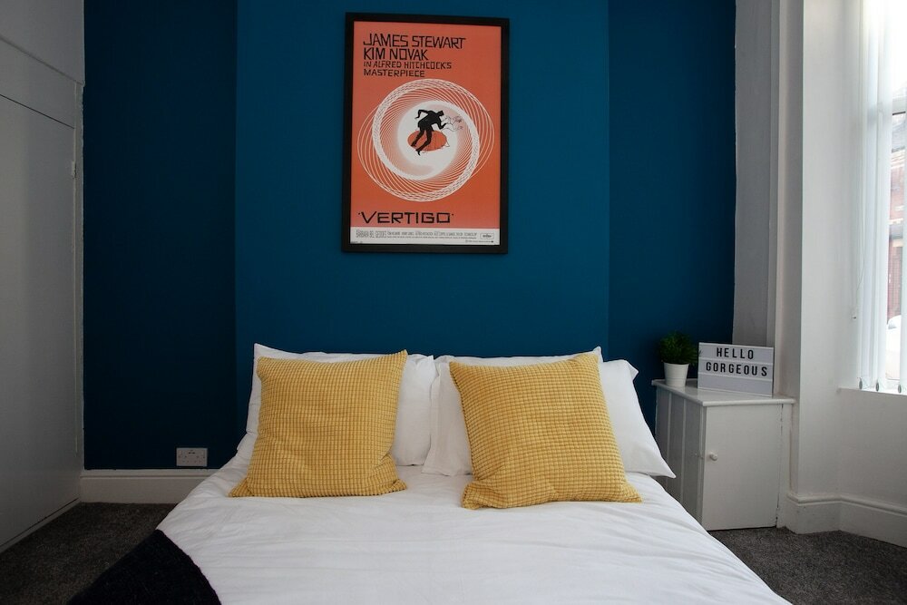 Фото Salford House