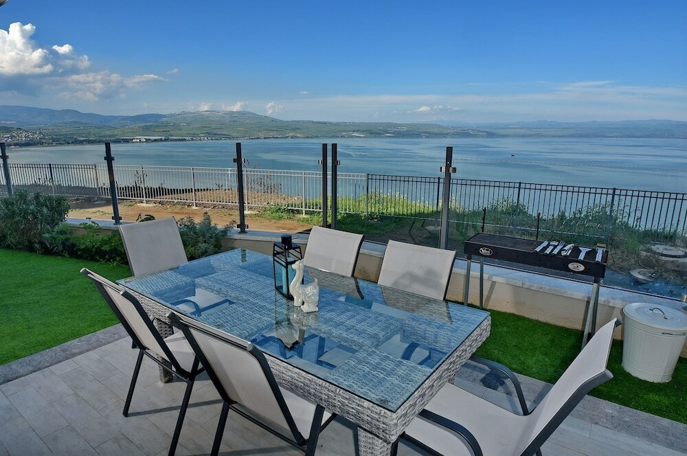 Фото Ariston Luxury Garden Apt W Private Pool