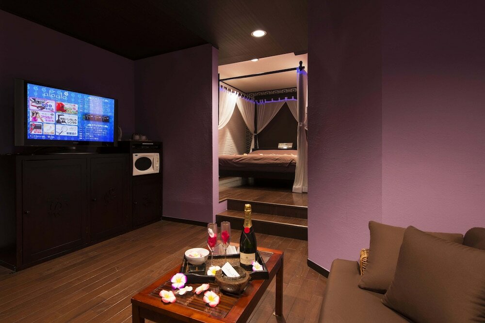 Фото Alo alo - Adults Only