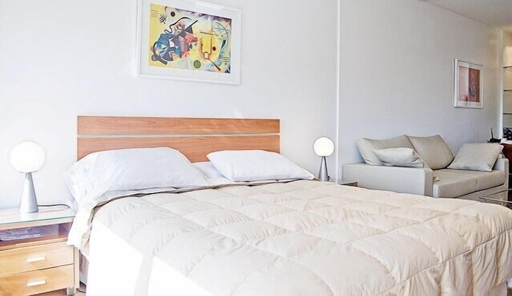 Фото Callao Plaza Suites