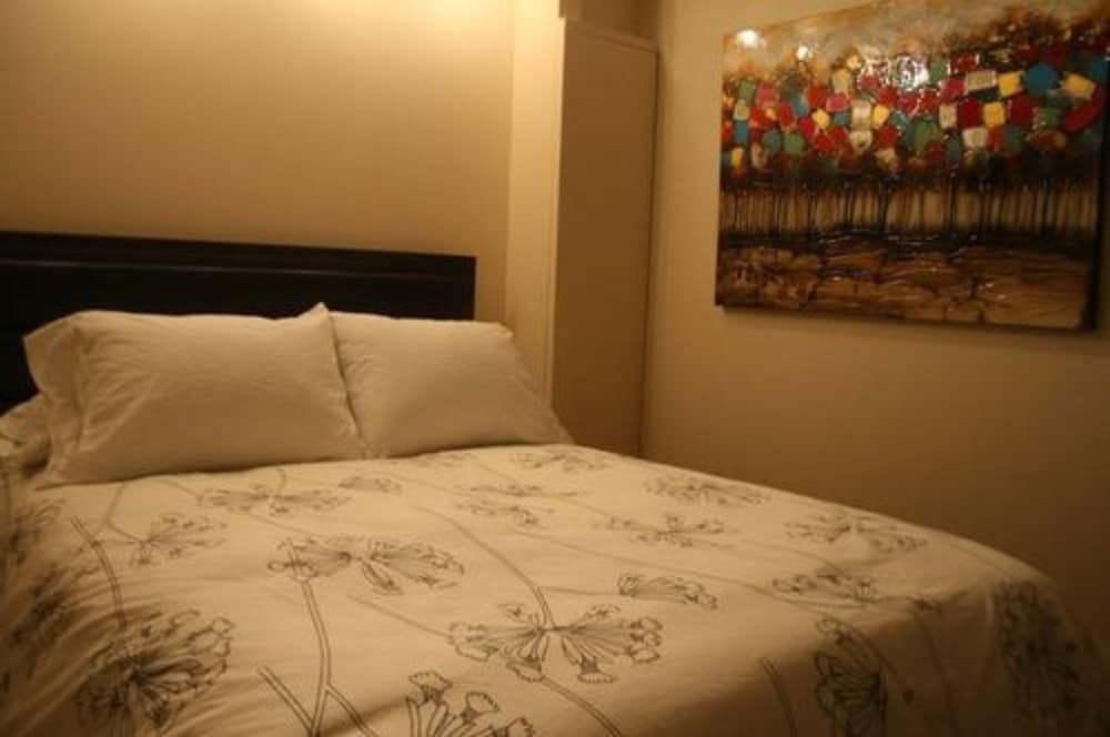 Фото Roscoe Village Guesthouse