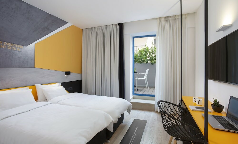 Фото By 14 Tlv Hotel