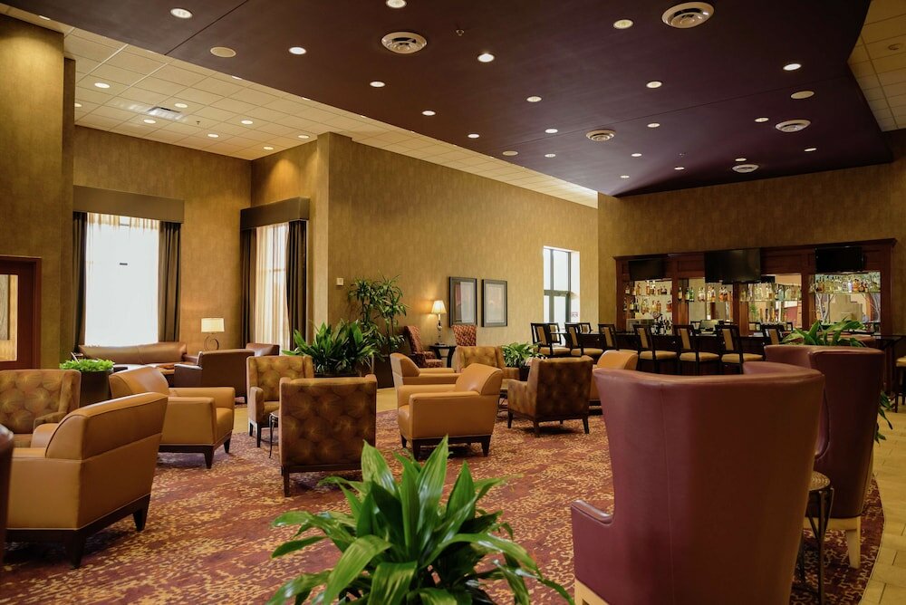 Фото Embassy Suites by Hilton Minneapolis North