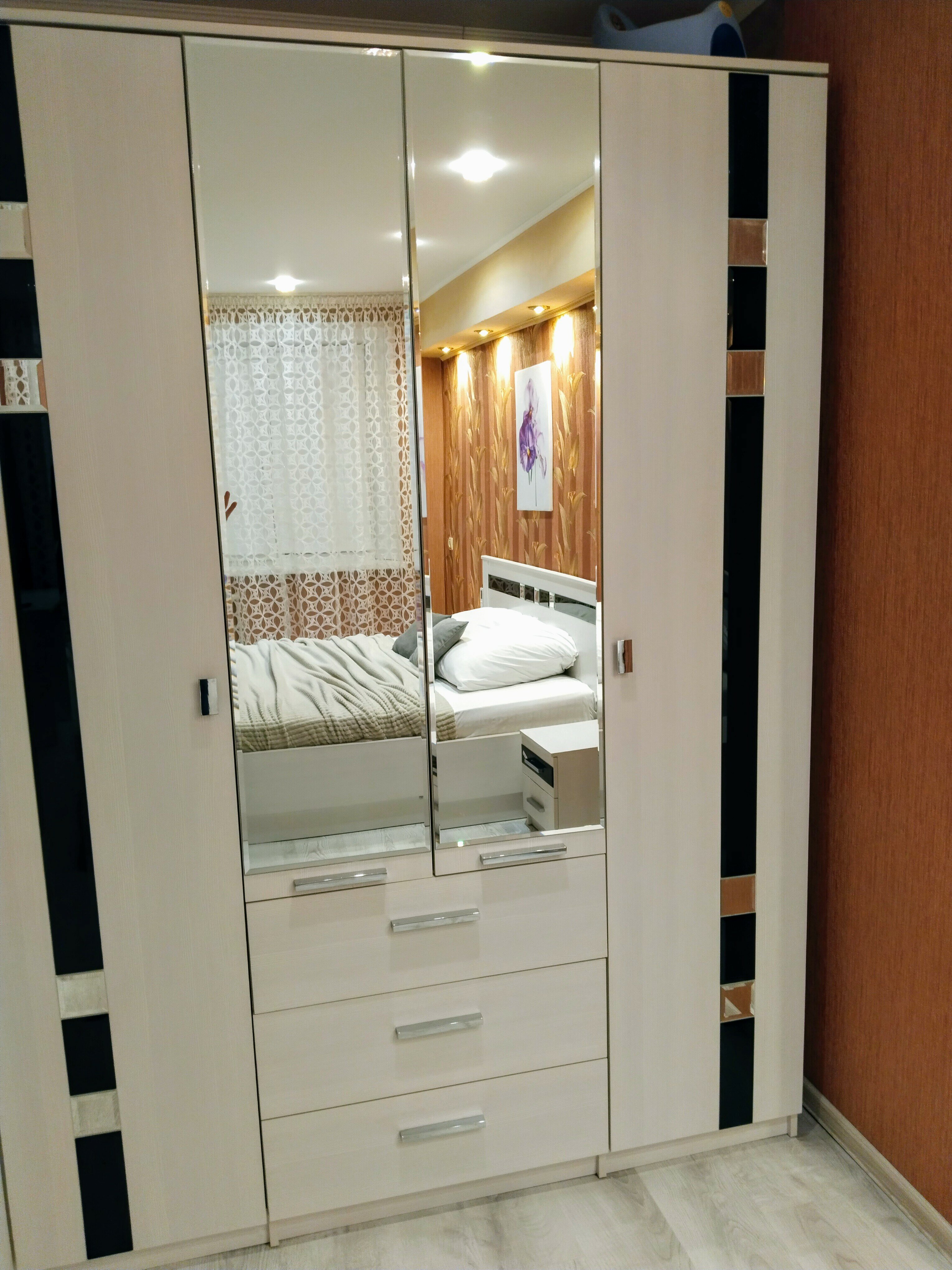 Фото Уютная Трехкомнатная Квартира