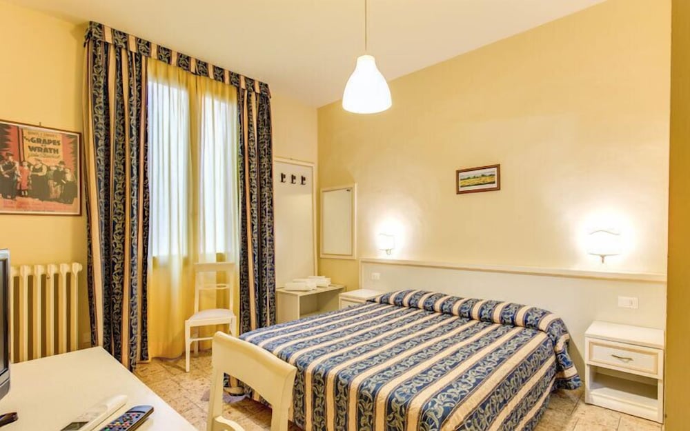 Фото Hotel Marine