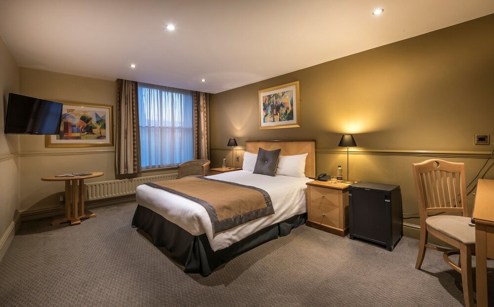 Фото The Swan Hotel, Stafford, Staffordshire