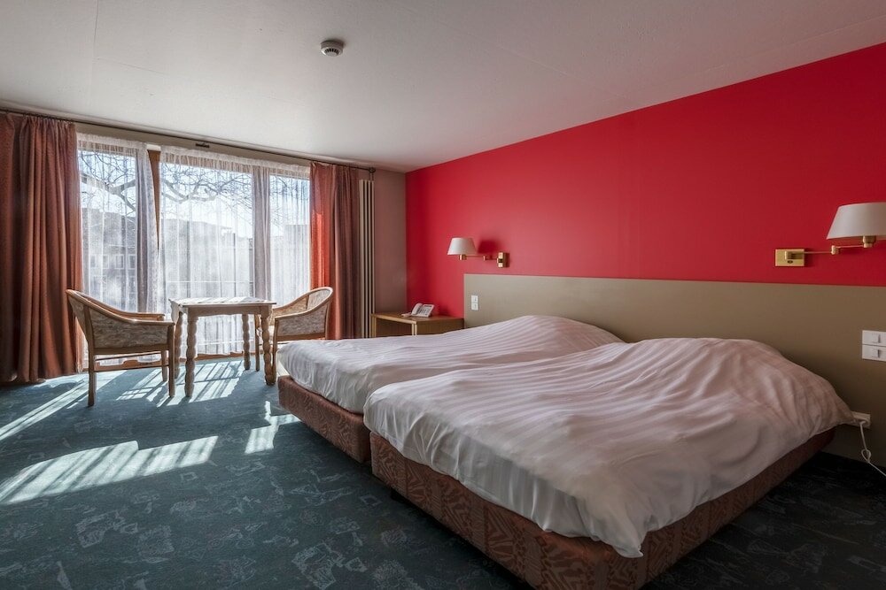 Фото Hostellerie La Villa Des Roses