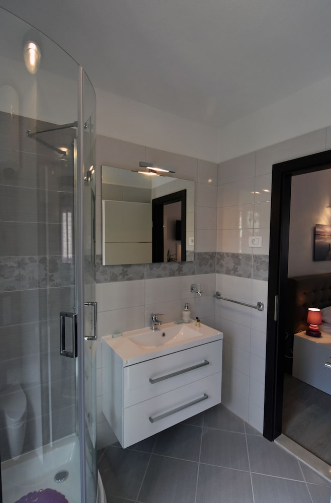 Фото Kuzma Rooms and Apartments