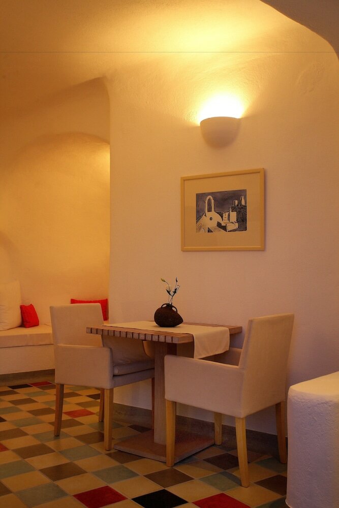 Фото Ikastikies Suites