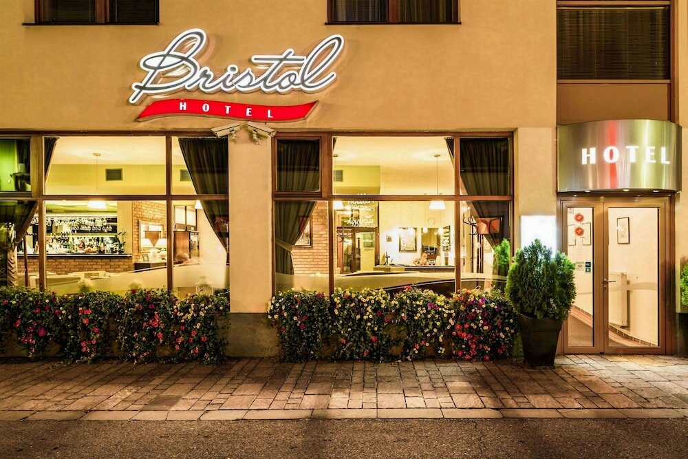 Фото отеля 1