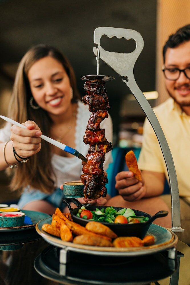 Фото Plaza Hotel and Suites