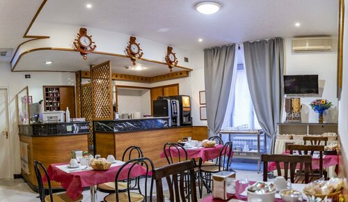 Гостиница Hotel Ferrarese Roma в Риме