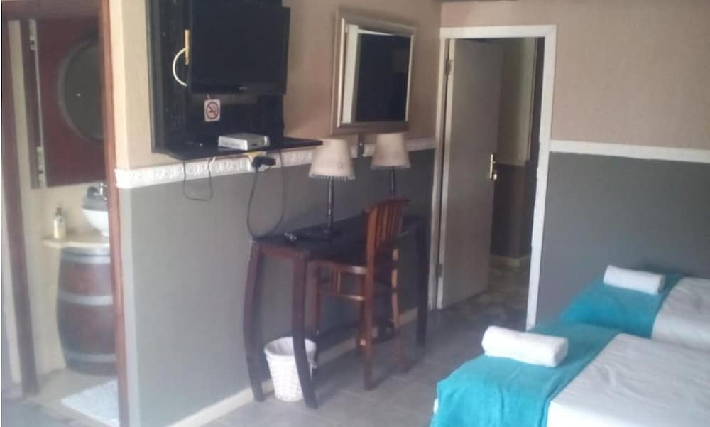 Фото Bread & Barrel Bellville Guesthouse