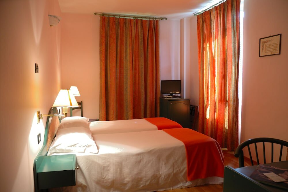 Фото Hotel Bugella