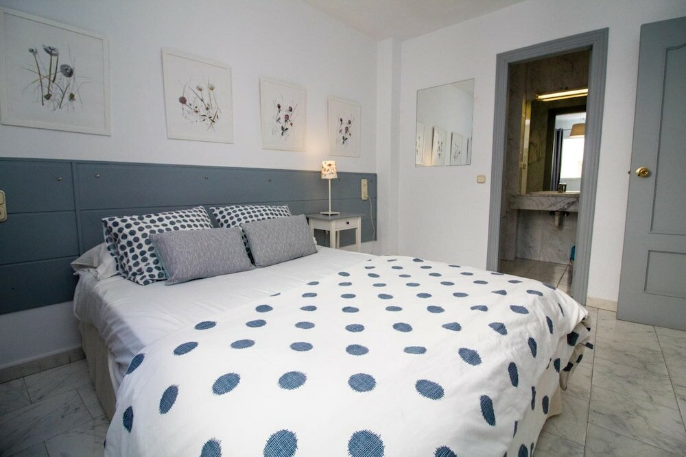 Фото Hostal Berlin