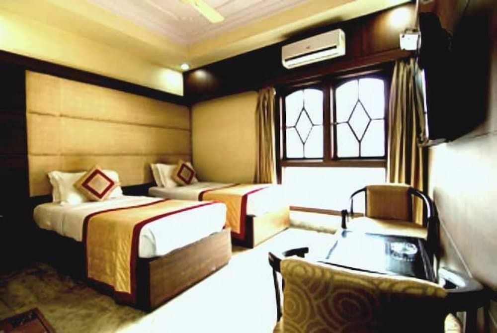 Фото Hotel Gulshan International