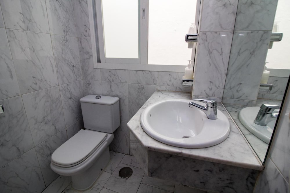 Фото Hostal Berlin