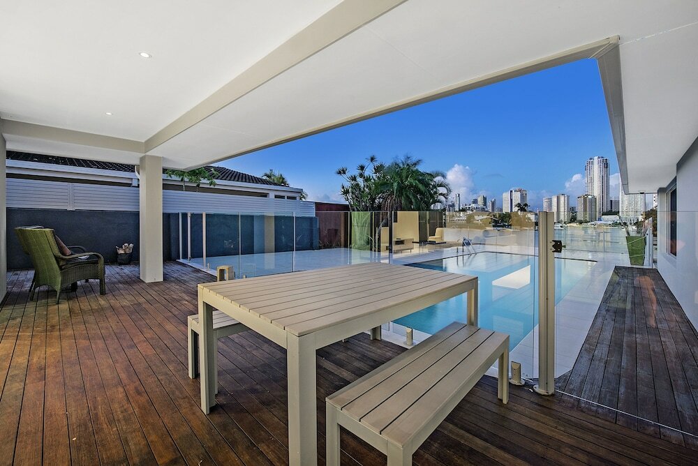 Фото Sunrise Executive 5 Bedroom Home