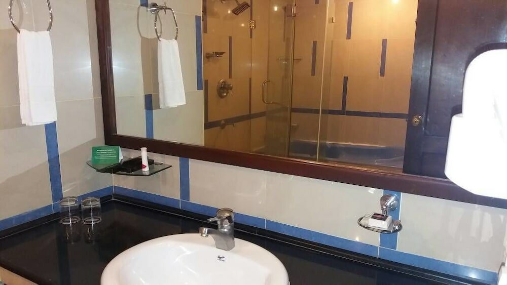 Фото Hotel Kanoos Residency