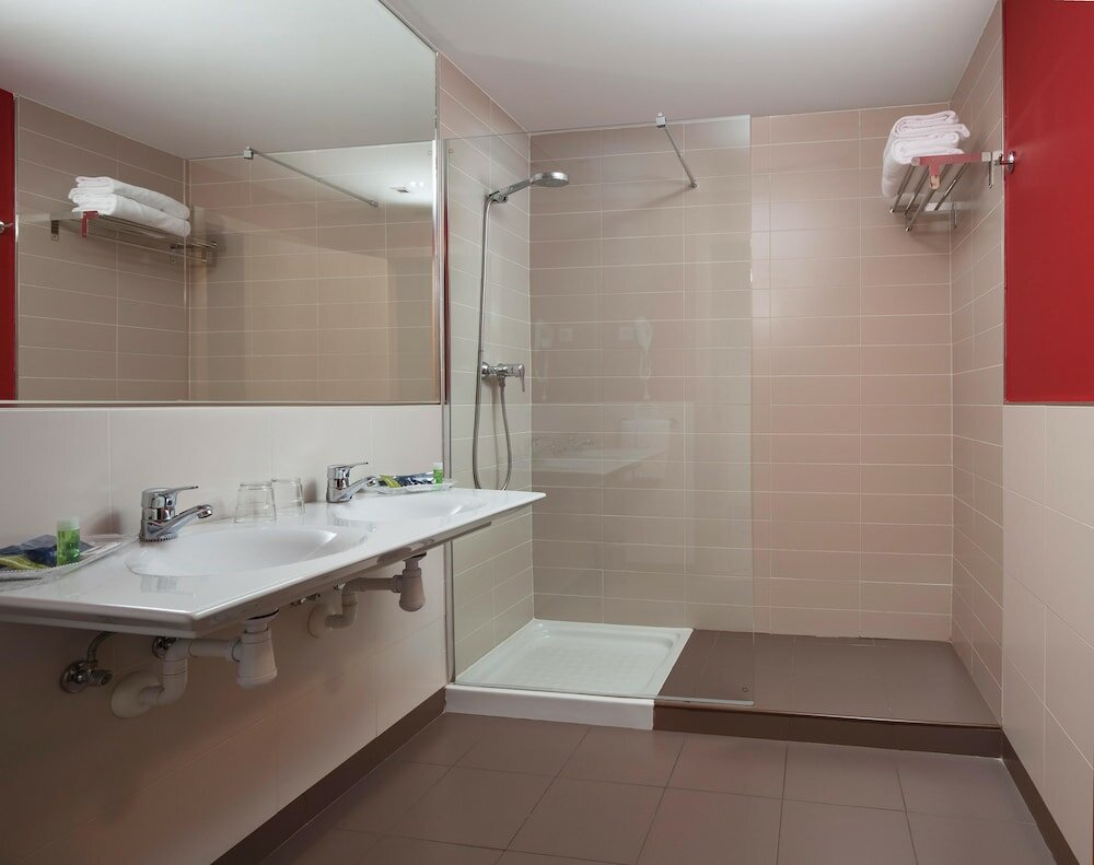 Фото Hotel Naval Sestao