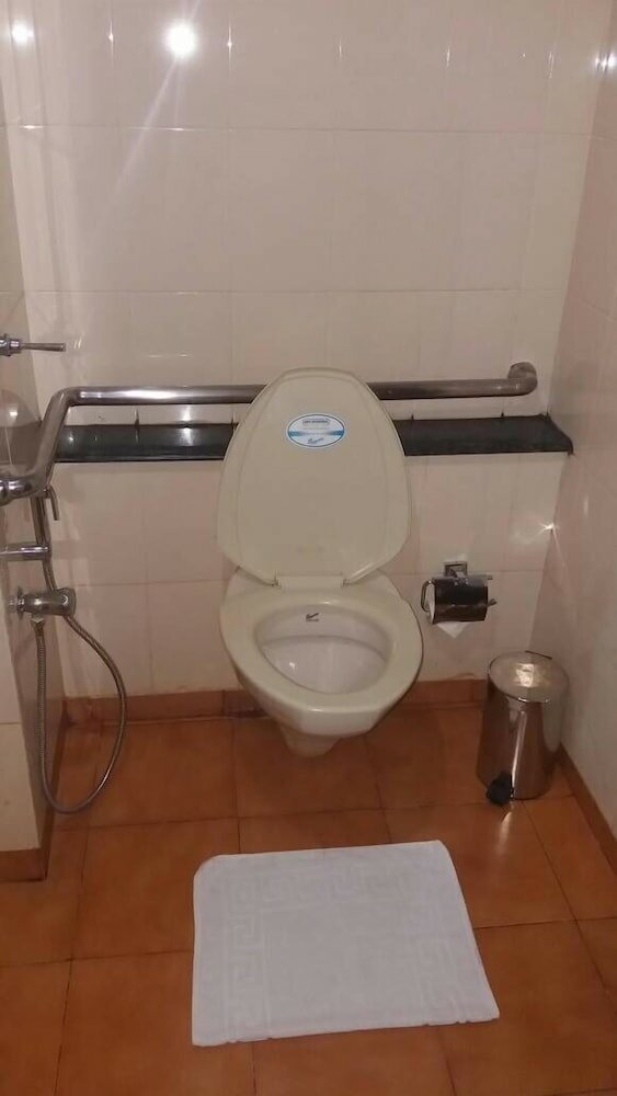 Фото Hotel Kanoos Residency